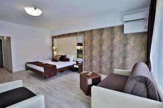 Отель Prestige Deluxe Hotel Aquapark Club- All inclusive Золотые Пески Deluxe Family Room with Balcony (3 Adults + 1 Child)-8