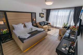 Отель Prestige Deluxe Hotel Aquapark Club- All inclusive Золотые Пески Premium Room with Balcony (2 Adults + 3 Children)-5