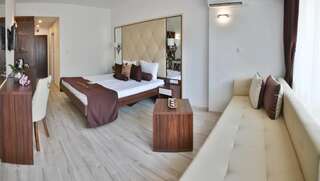 Отель Prestige Deluxe Hotel Aquapark Club- All inclusive Золотые Пески Двухместный номер Делюкс с 1 кроватью или 2 отдельными кроватями и балконом-10