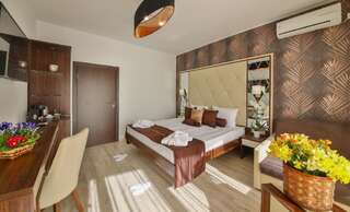 Отель Prestige Deluxe Hotel Aquapark Club- All inclusive Золотые Пески Two-Bedroom Deluxe Suite with Balcony-4