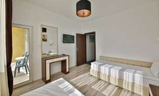 Отель Prestige Deluxe Hotel Aquapark Club- All inclusive Золотые Пески Two-Bedroom Deluxe Suite with Balcony-8