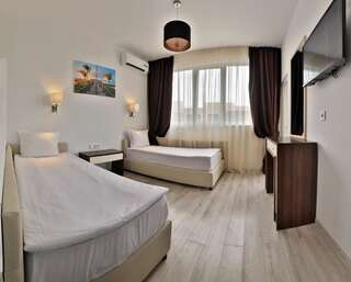 Отель Prestige Deluxe Hotel Aquapark Club- All inclusive Золотые Пески Two-Bedroom Deluxe Suite with Balcony-10